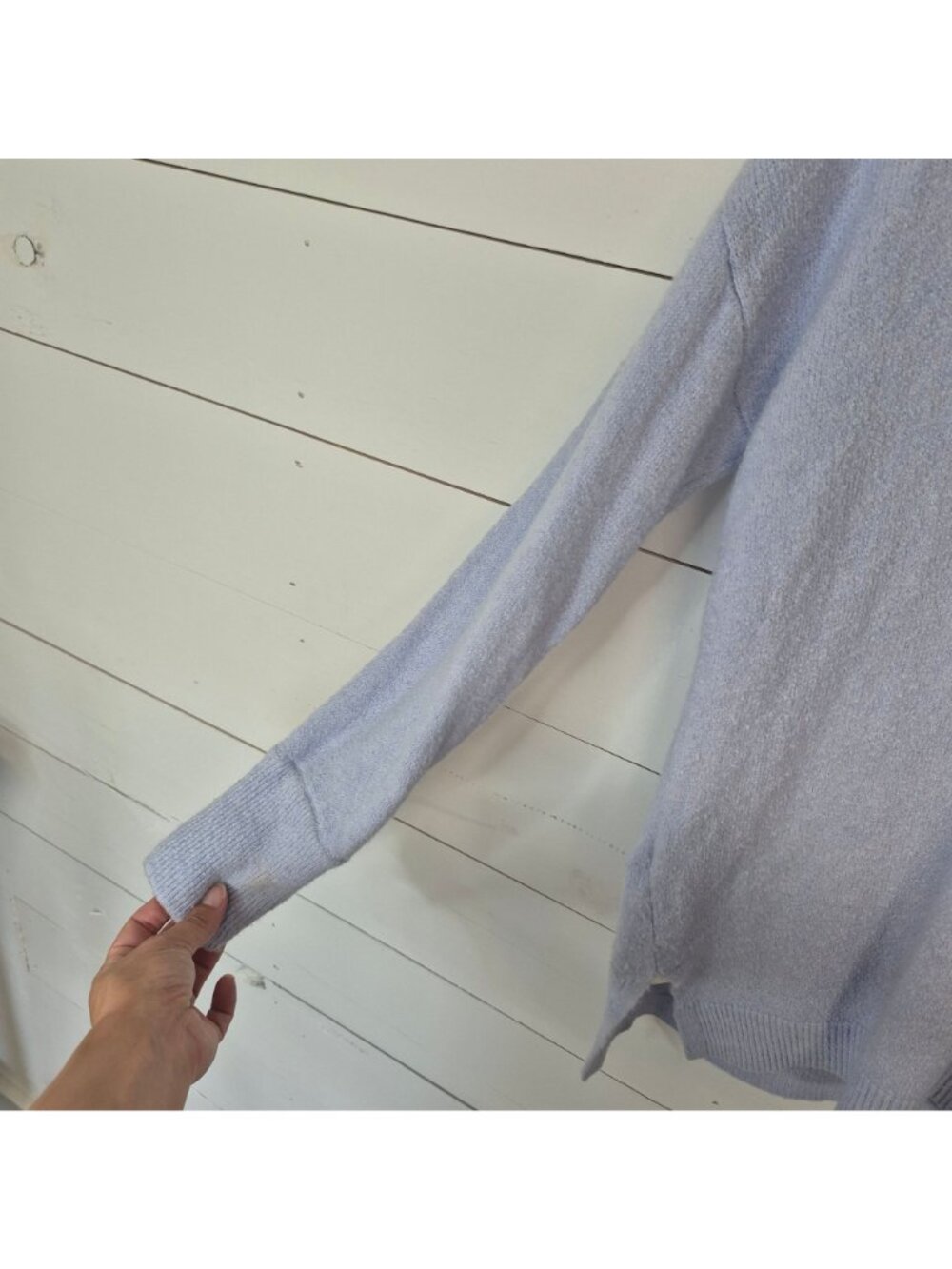 Loft Women’s Light Blue V-Neck Long Sleeve Soft Knit Sweater Sz M - Picture 5 of 7